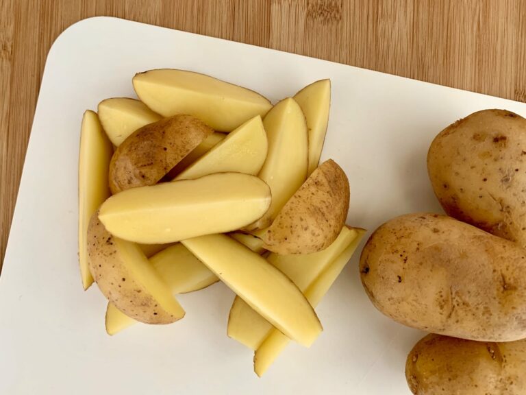 Kartoffeln Wedges schneiden
