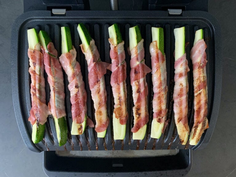 Gegrillte Zucchini-Bacon-Sticks im OptiGrill