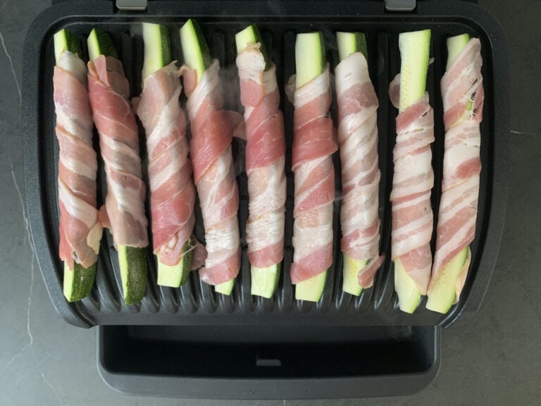 Zucchini-Bacon-Sticks grillen im OptiGrill