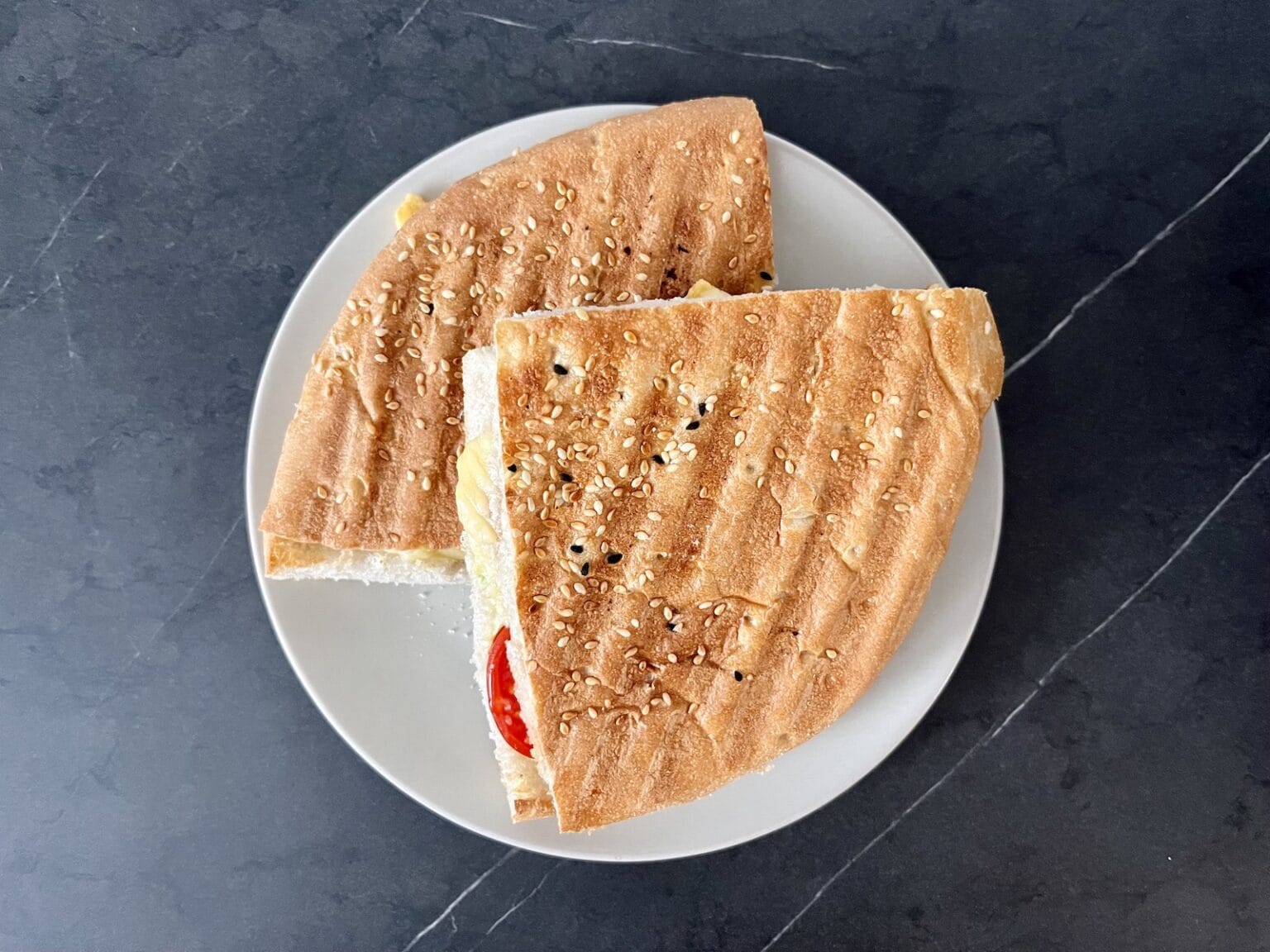 Fladenbrot-Sandwich mit Tomate &amp; Käse – OptiWelt