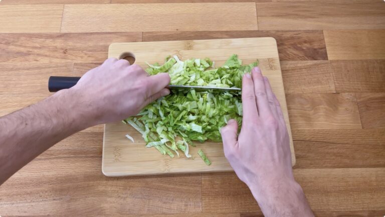 Salat klein schneiden