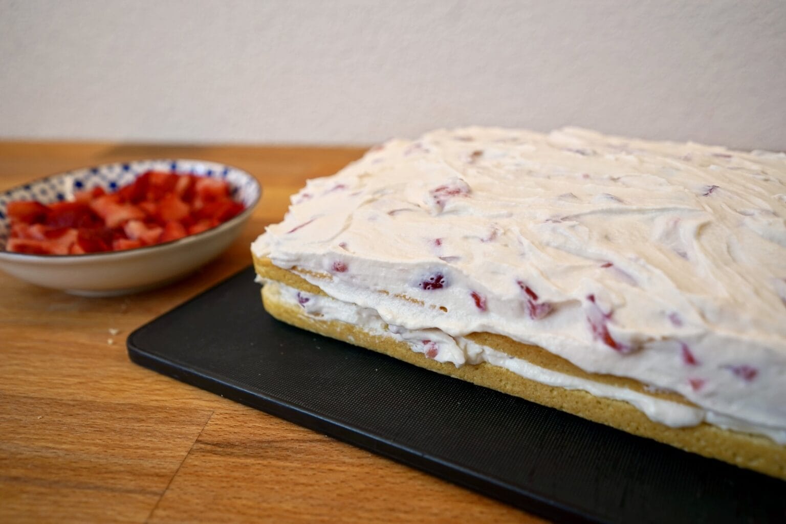 Erdbeer-Sahne-Torte aus der Backschale – OptiWelt