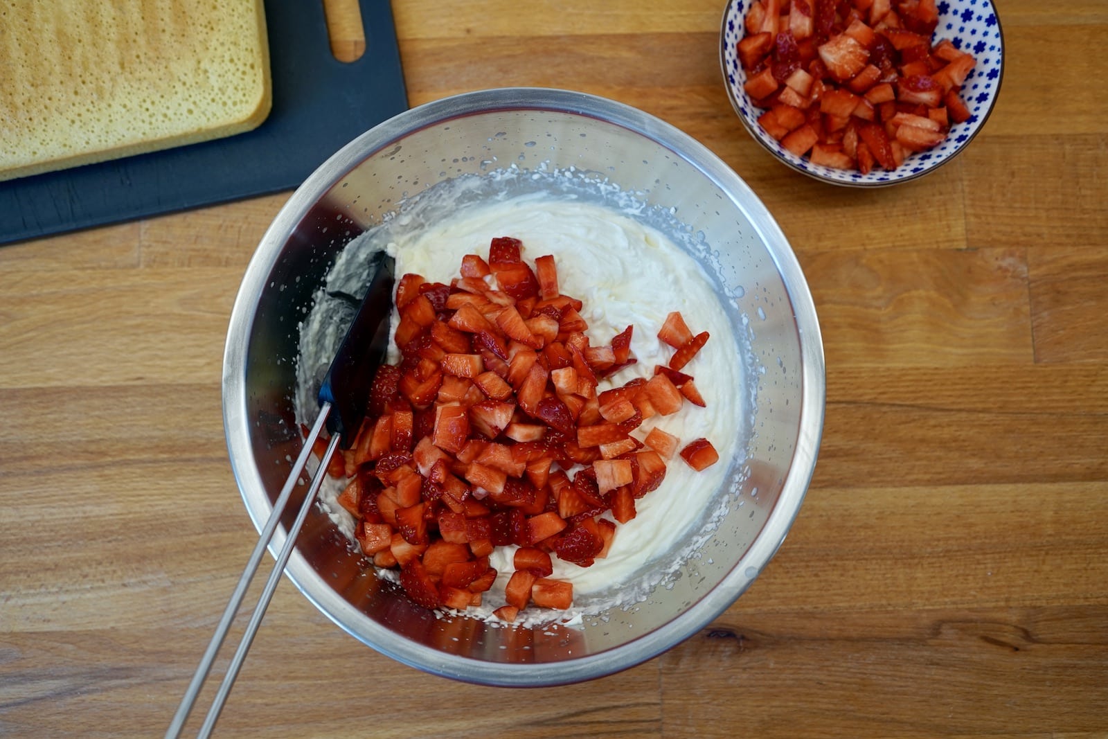 Erdbeer-Sahne-Torte aus der Backschale – OptiWelt