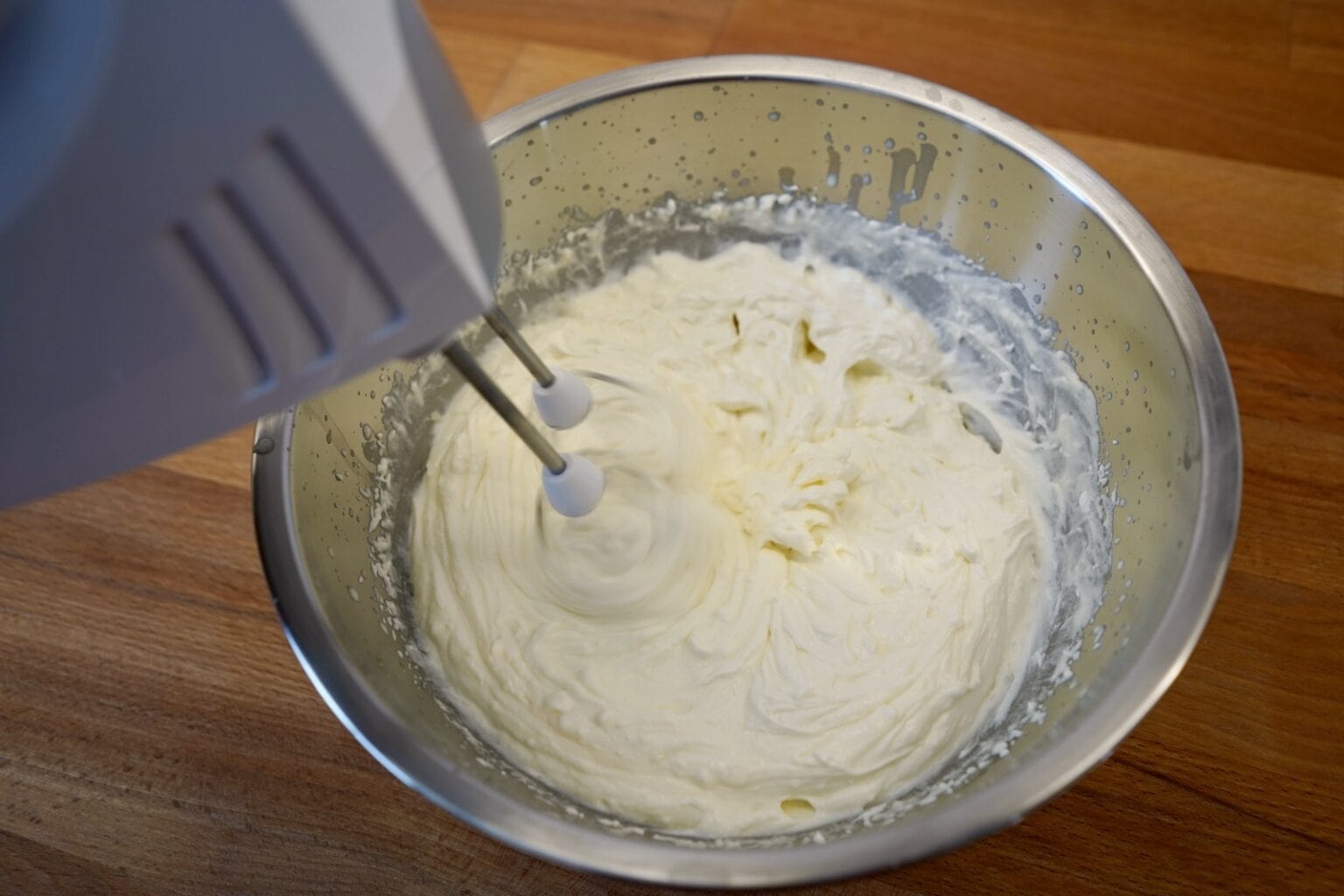 Erdbeer-Sahne-Torte aus der Backschale – OptiWelt